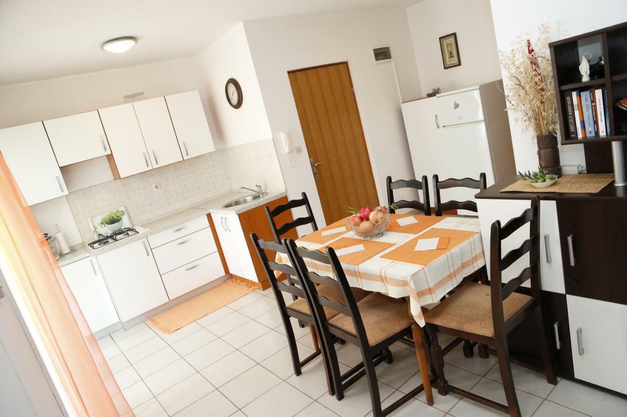 Apartman Alica Srima Водице Екстериор снимка